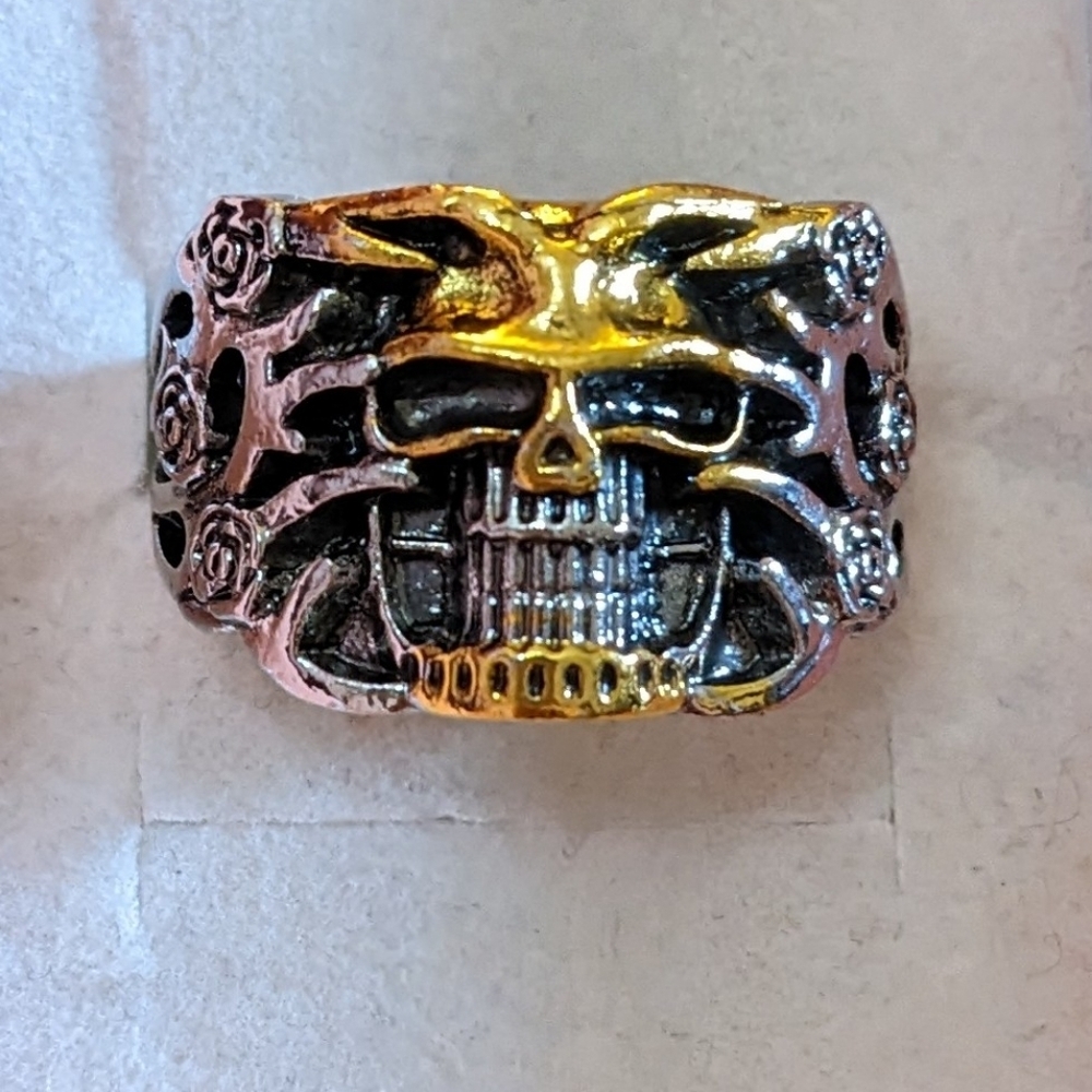 New Silver And Gold Colored Men's Skull Ring, Size 11, 12, or 13, T2B4F